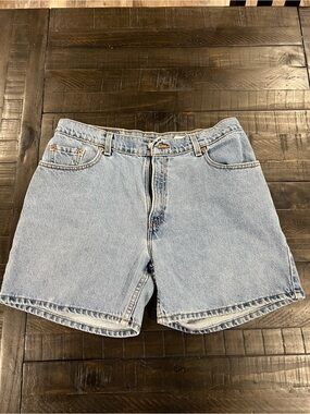 Vintage 1998 Levi's Light Blue Denim Women's Jean Shorts